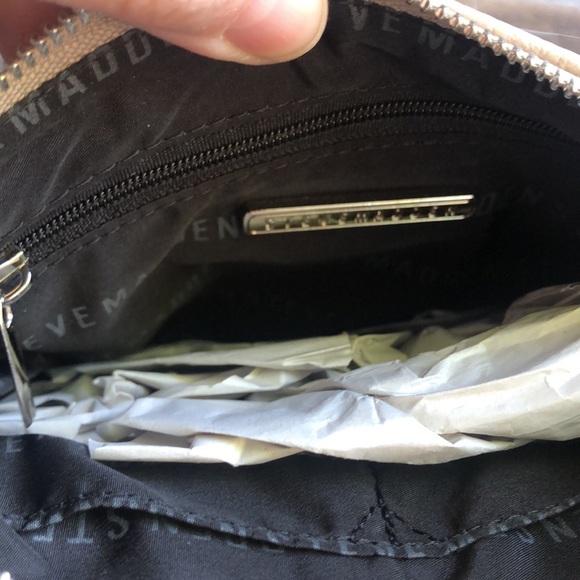 Steve Madden small crossbody with tags. - Picture 3 of 4